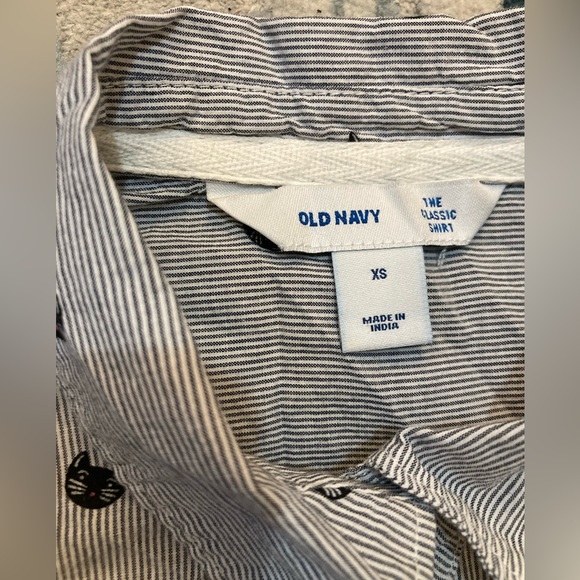 A25 Old Navy “The Classic” Collared Button Shirt Striped Cats Cat Kitty sz XS - Picture 3 of 13